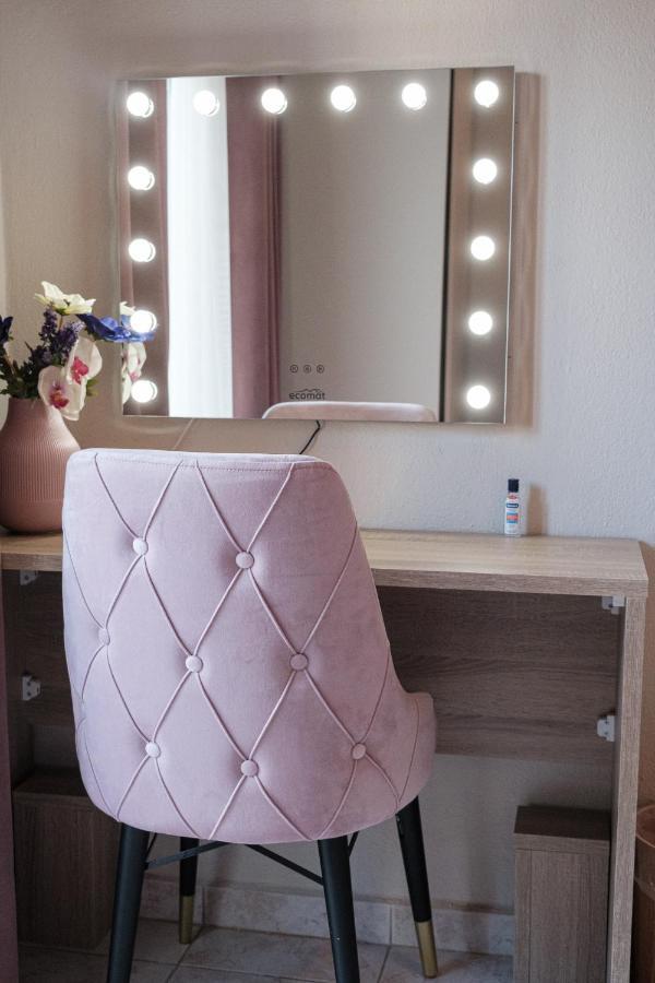 Remvi Appartement Komotini Buitenkant foto